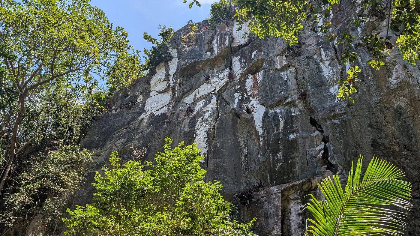 Discover Marble Mountain & Ba Na hills from Hoi An - Private tour